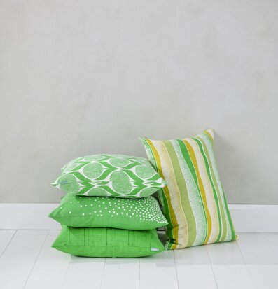 Kuddfodral Happy Grön från Spira i harmonisk komposition
