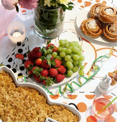 Ugnsform Miffy från Pluto Produkter i en festlig dukning