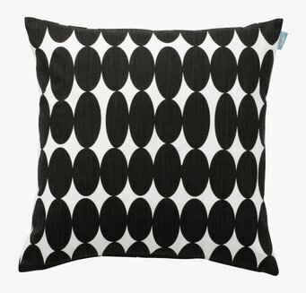 Kuddfodral Vilma Svart från Spira med grafiskt mönster