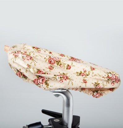 Sadelskydd Antoinette från Sass & Belle med blommigt mönster