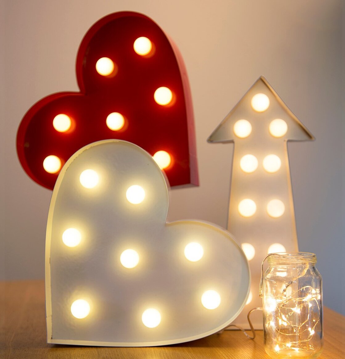 Lampa Heart LED Vit från Sass & Belle i modern inredning