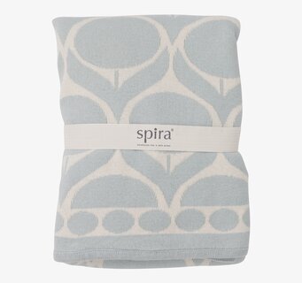 Pläd Blomma Ljusblå från Spira med subtilt blommönster