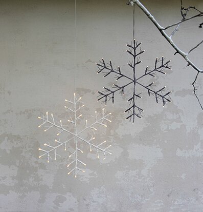 Hängande Snöflinga Vit från Star Trading i rustik miljö