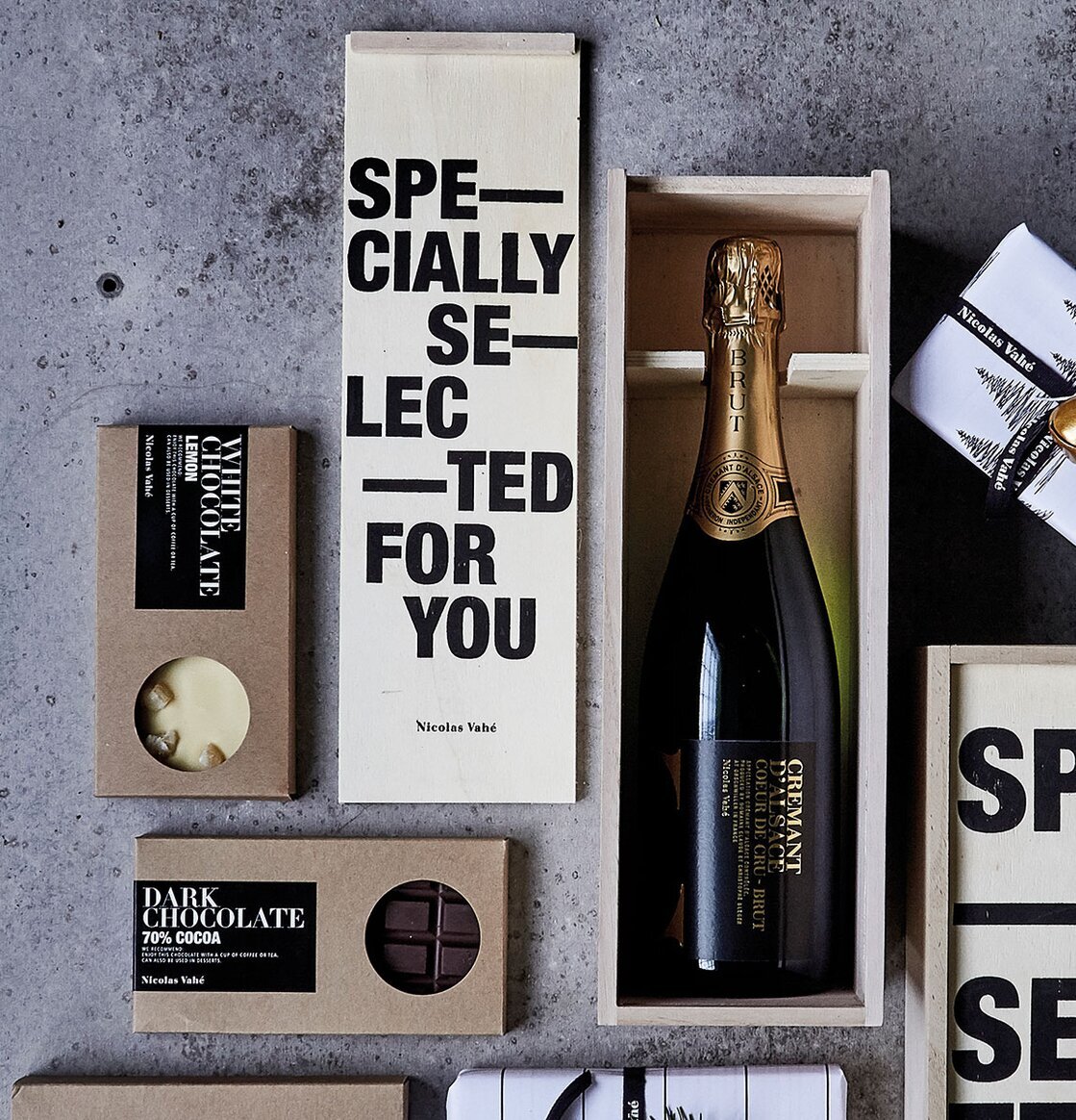 Wine Box från Nicolas Vahé med vin och chokladprodukter