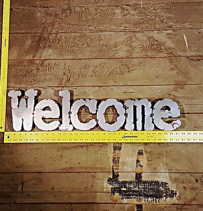 Skylt Welcome Typewriter Font från Americana Classic Vintage