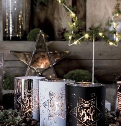 God Jul Silver - Majas Cottage ljuslyktor i julmiljö