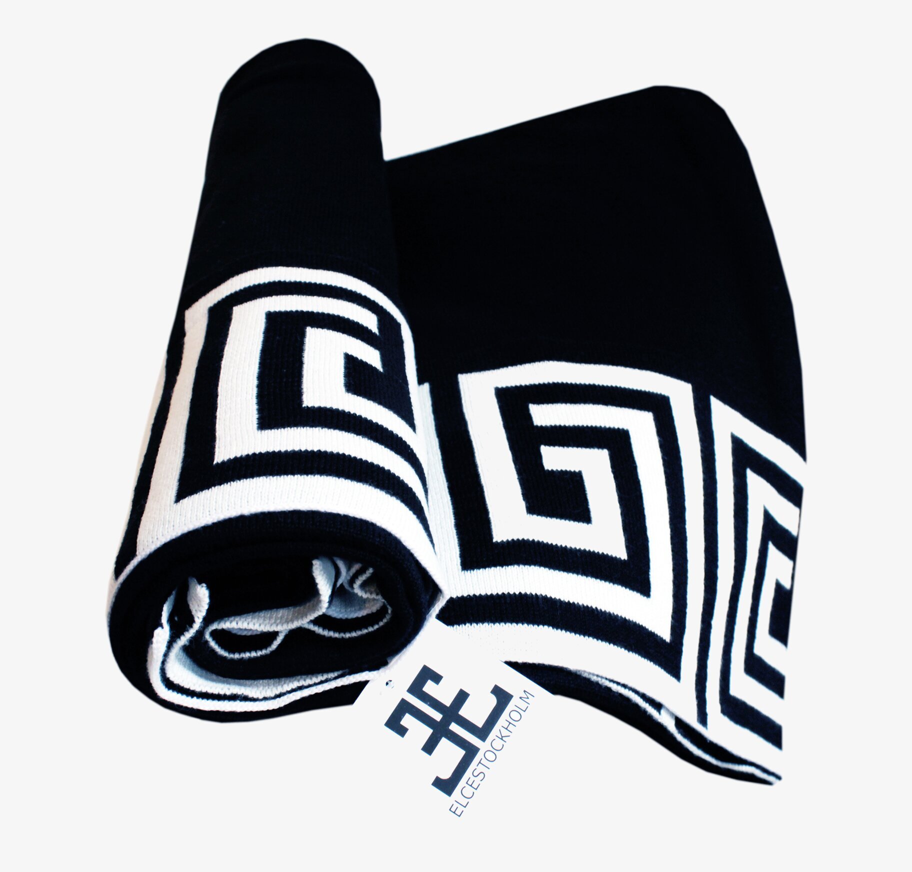 Pläd Santorini Svart från ELCE Stockholm med geometriskt mönster