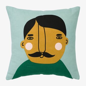 Kuddfodral Lars från Spira med stiliserat ansikte och dragkedja