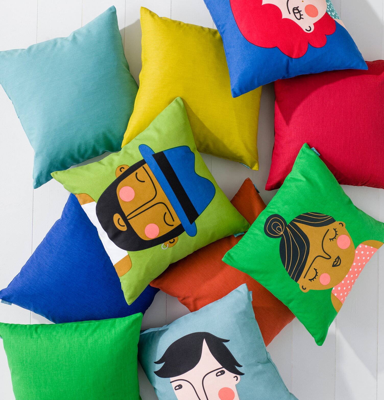 Kuddfodral Esmeralda från Spira i olika färger och mönster