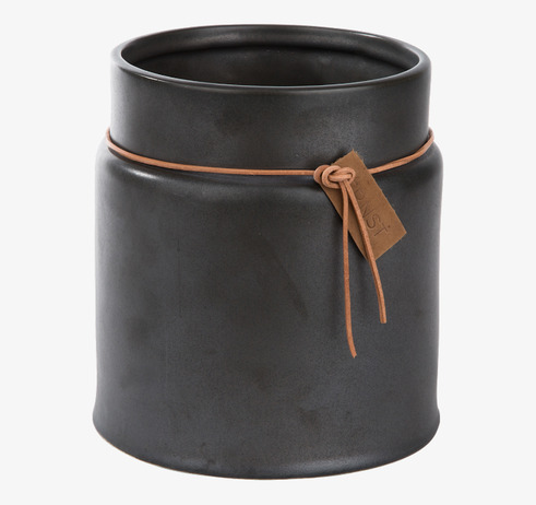 Kruka Med Läderband M Grå från Ernst mot neutral bakgrund