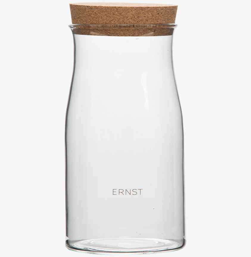 Karaff Med Korklock från Ernst mot vit bakgrund