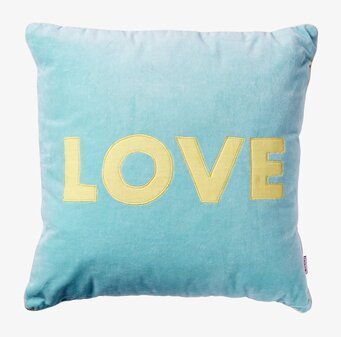 Sammetskudde Mintblå LOVE från Rice med broderad text