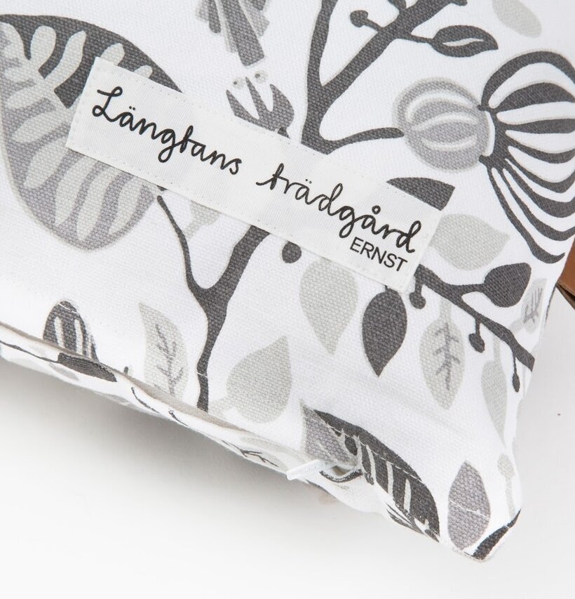 Kudde Längtans Trädgård Vit/Grå från Ernst med bladmotiv