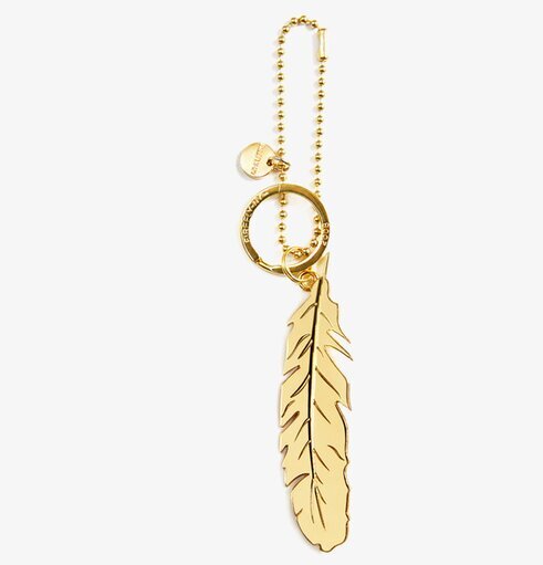 Bag Charms Feather Gold från Firefly, elegant väska-accessoar