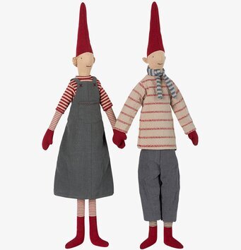 Medium Pixy Magda från Maileg med röd luva och randig tröja