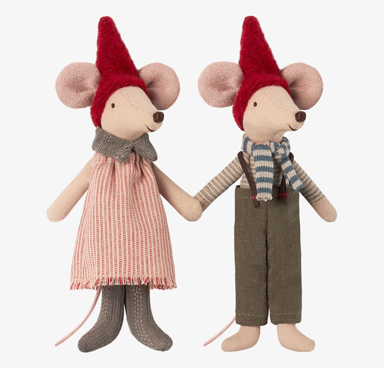 Christmas Mice Mum & Dad från Maileg i julkläder, håller hand