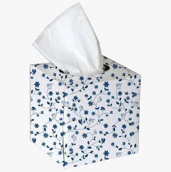 Servettbox Flower Blue från Nordic Tissue med blommönster