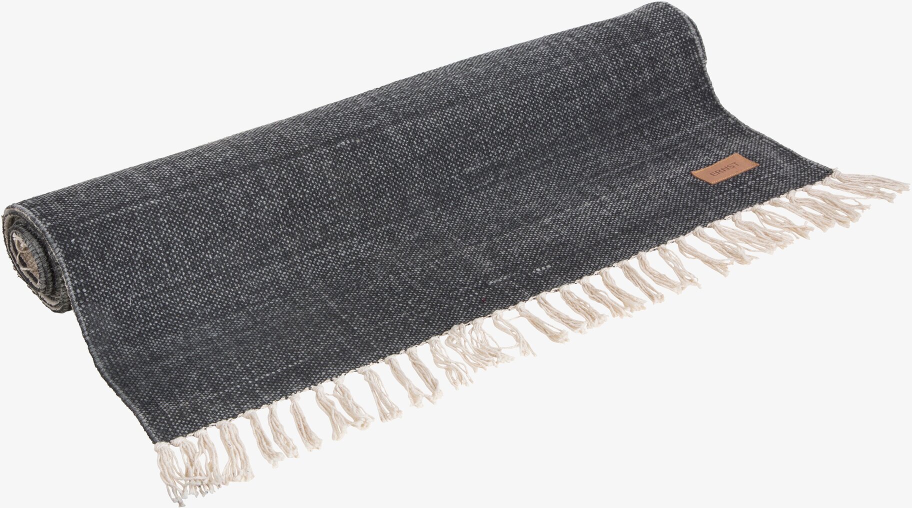 Matta Grå 70x200 från Ernst med vit bakgrund och fransar