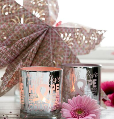 Hope - Rosa Bandet - Majas Cottage ljuslykta med rosa bandet