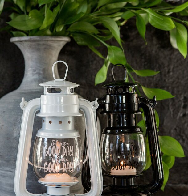 Lanterna God Day - Majas Cottage i vit och svart färg