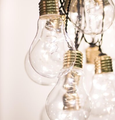 Ljusslinga LED Mässing från Havsö, elegant och dekorativ