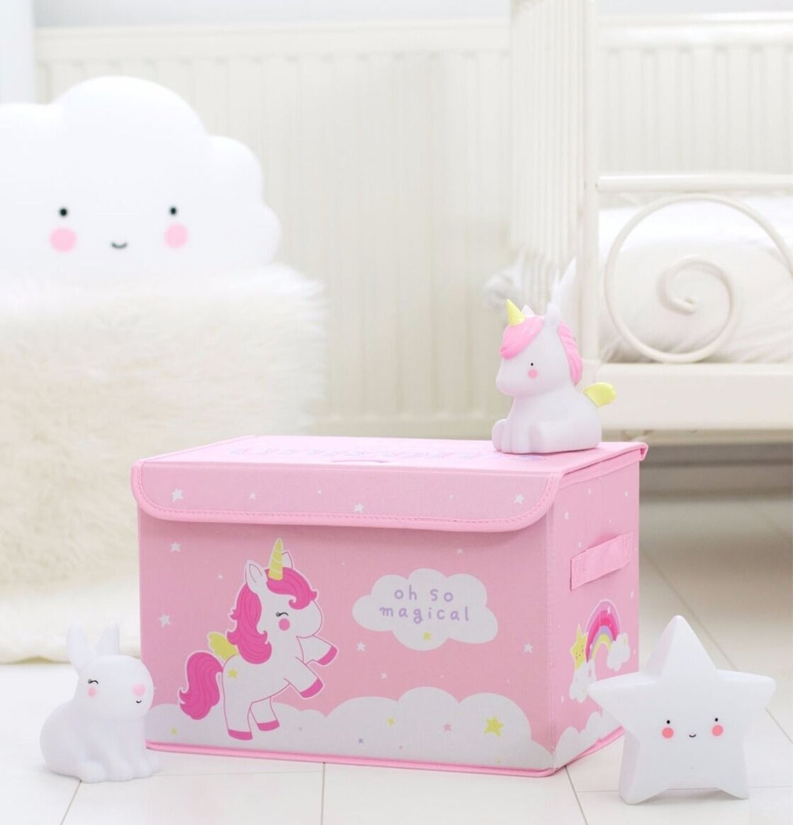 Pop-Up Box Unicorn från A Little Lovely Company i barnrum