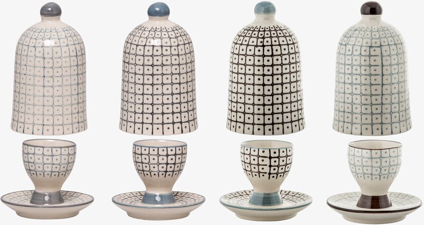 Äggkoppar Med Kupa från Bloomingville på vit bakgrund