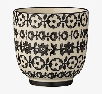 Kopp Julie Svart från Bloomingville med blommönster