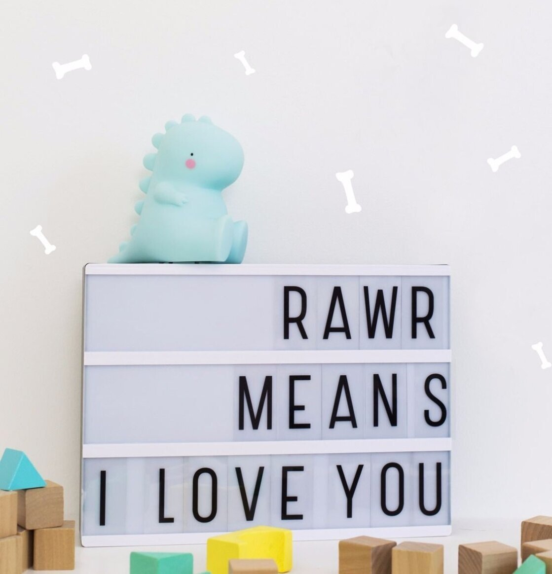 Lampa Little T-Rex från A Little Lovely Company i barnrum