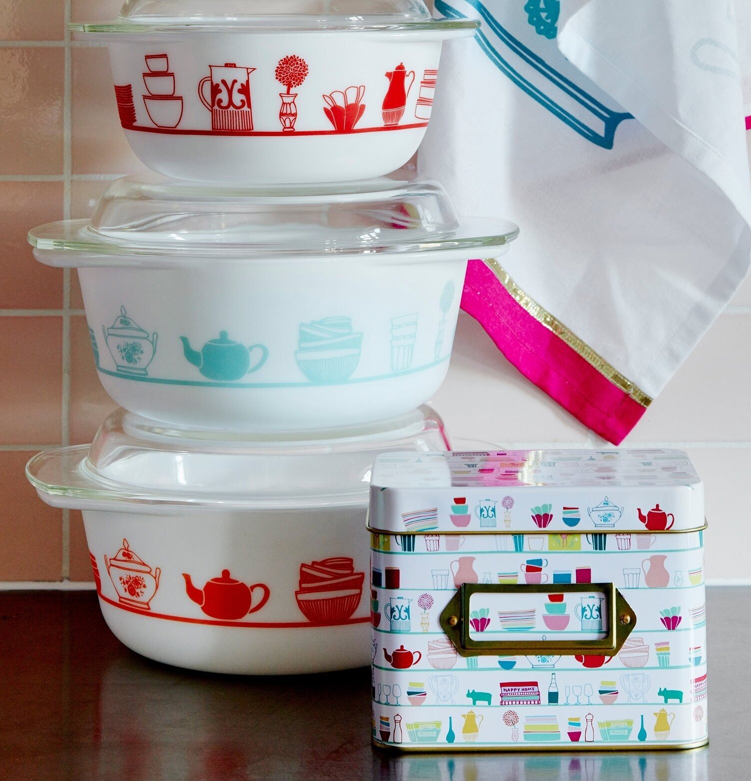 Ugnsform Med Glaslock Mint från Rice på köksbänk