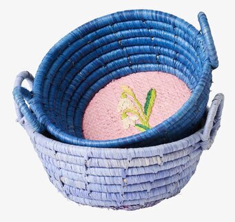 Minikorg Raffia Snödroppe från Rice i blått och rosa