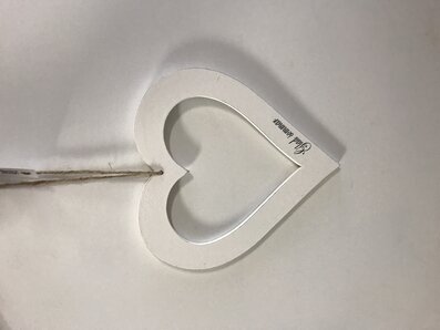 Hjärta Glad Sommar från Different Design i vitt trämaterial