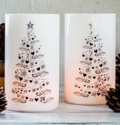 Calendertrees - Silver ljuslyktor från Majas Cottage på träbord