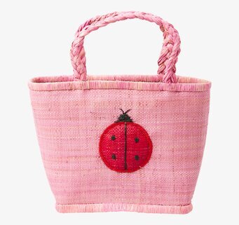 Shoppingväska Nyckelpiga L från Rice i rosa halmmaterial