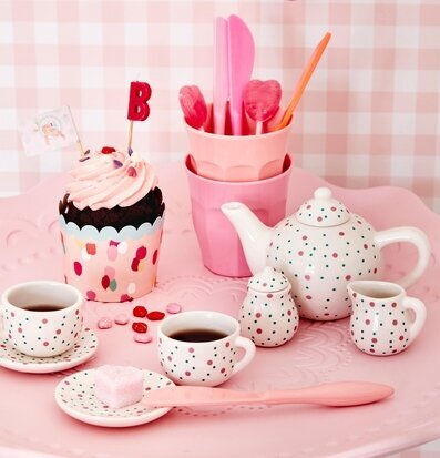 Porslinsset Tebjudning från Rice med prickigt mönster