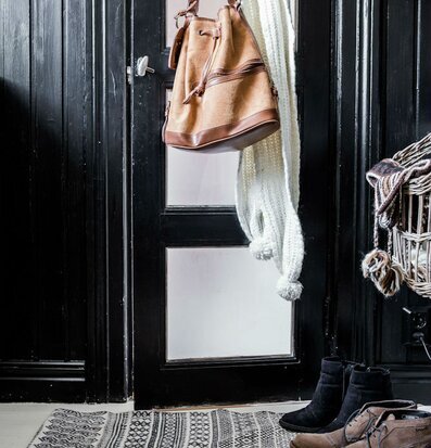 Matta Aztec Lines från Majas Cottage på ljust trägolv