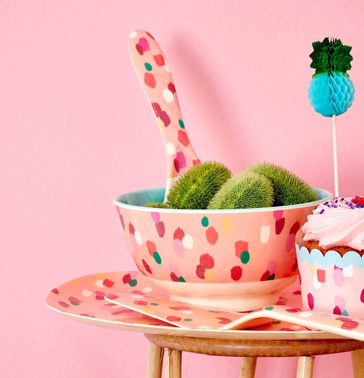 Liten Skål Coral Dapper Dot Prints från Rice med prickmönster