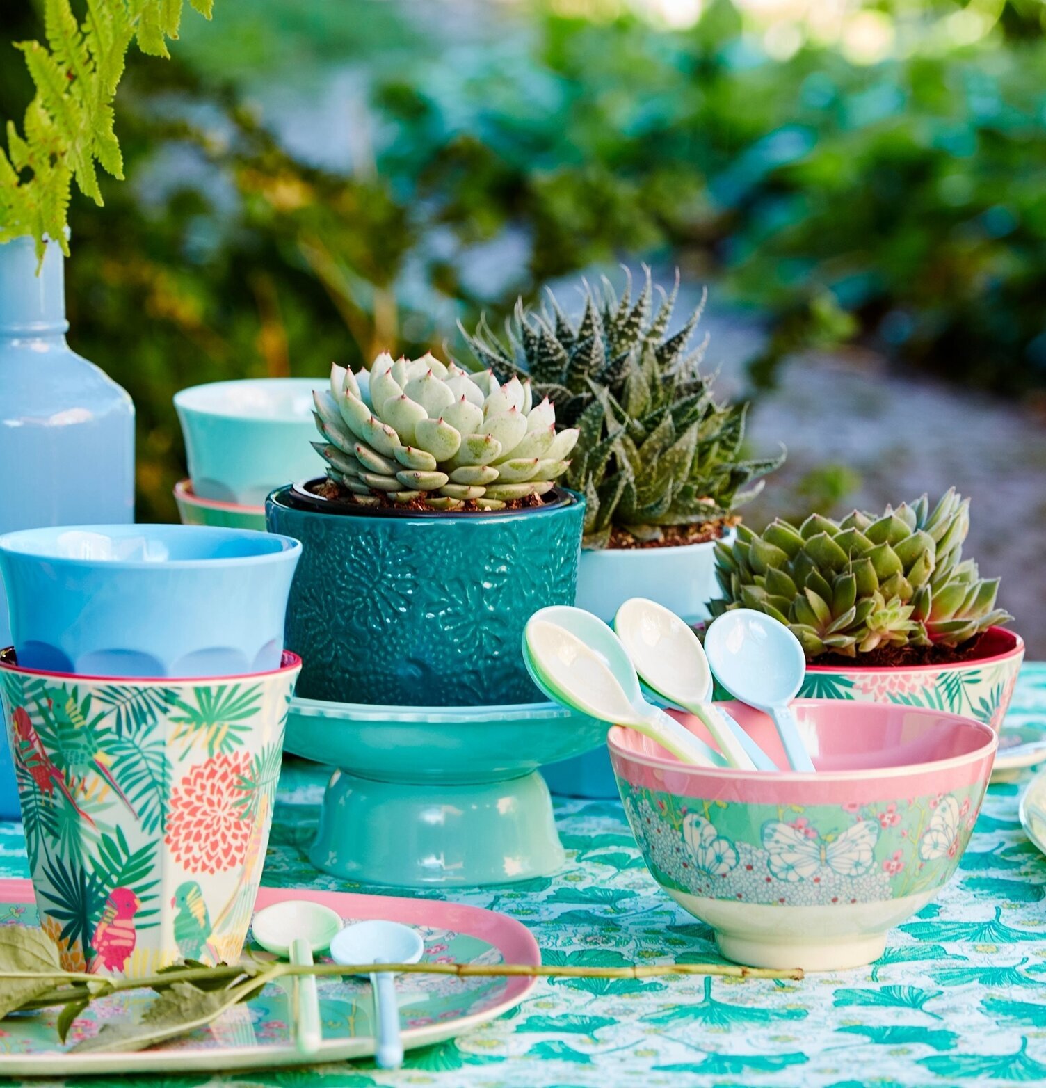 Liten Skål Leaves & Flower Print från Rice på utebord