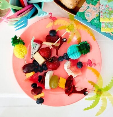 Tallrikar 6-Pack - Today Is Fun från Rice fylld med tilltugg