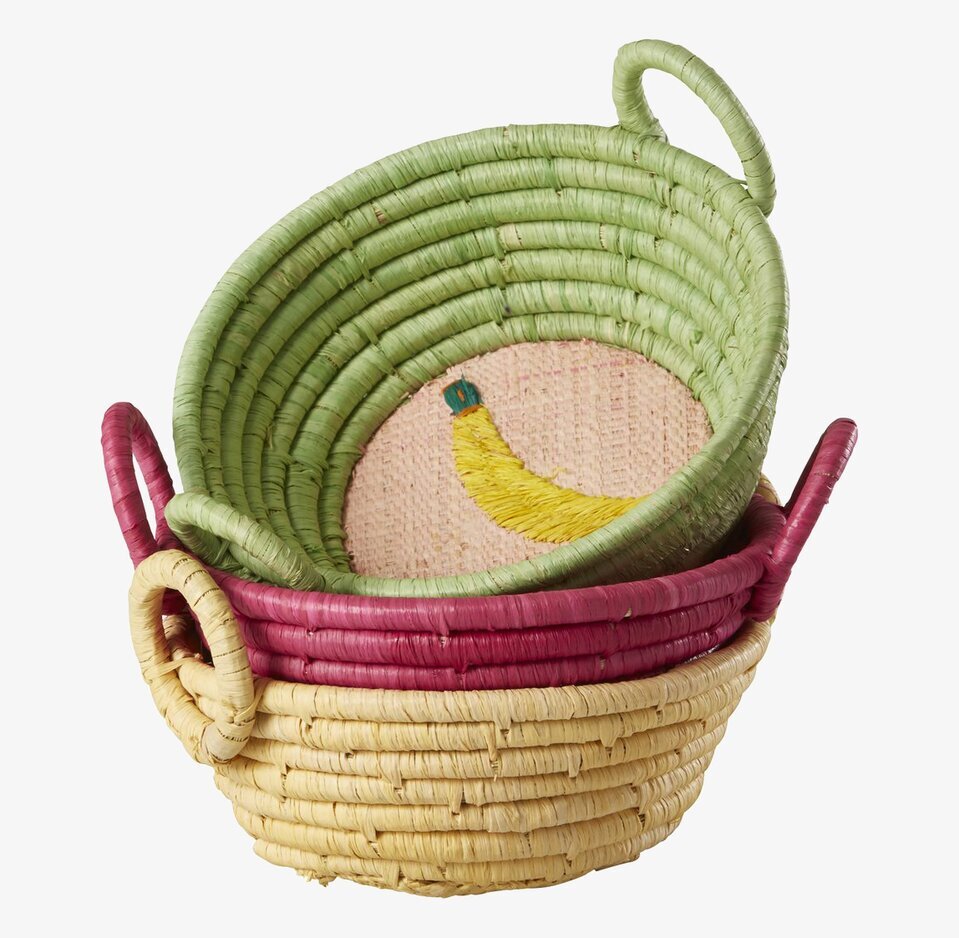 Liten Raffiakorg från Rice i grönt, rosa och beige