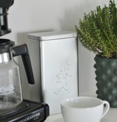 Bild av stilrent kök med eleganta detaljer och design