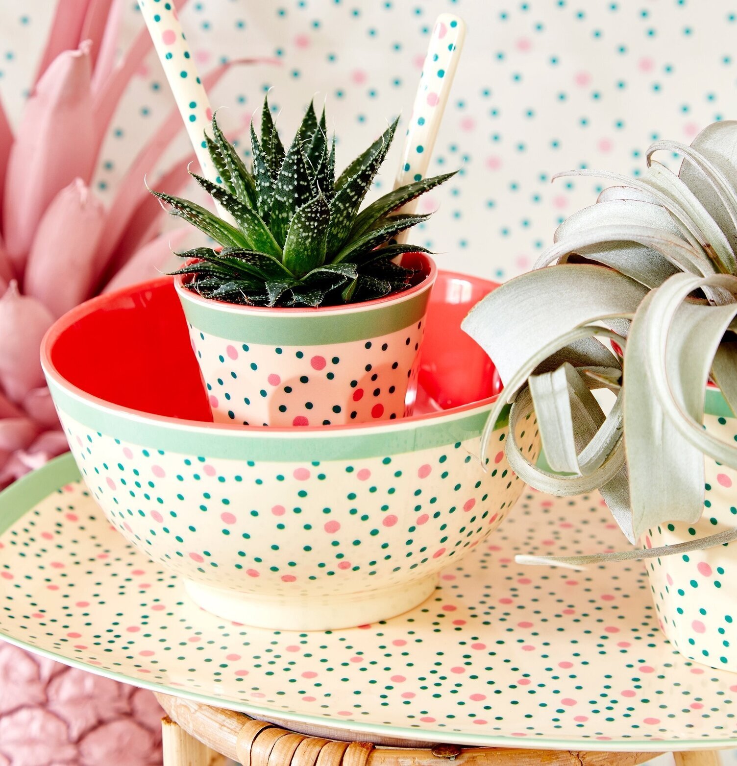 Skål Connecting Dots Print från Rice med färgglada prickar