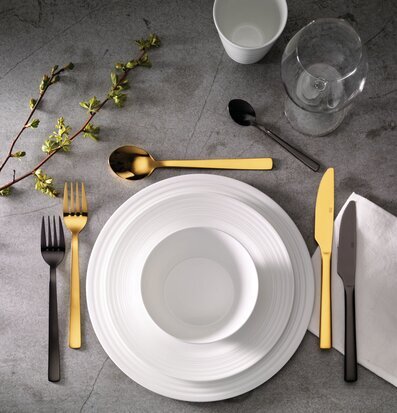 Bestickset RAW Svart från Raw med elegant och modern design