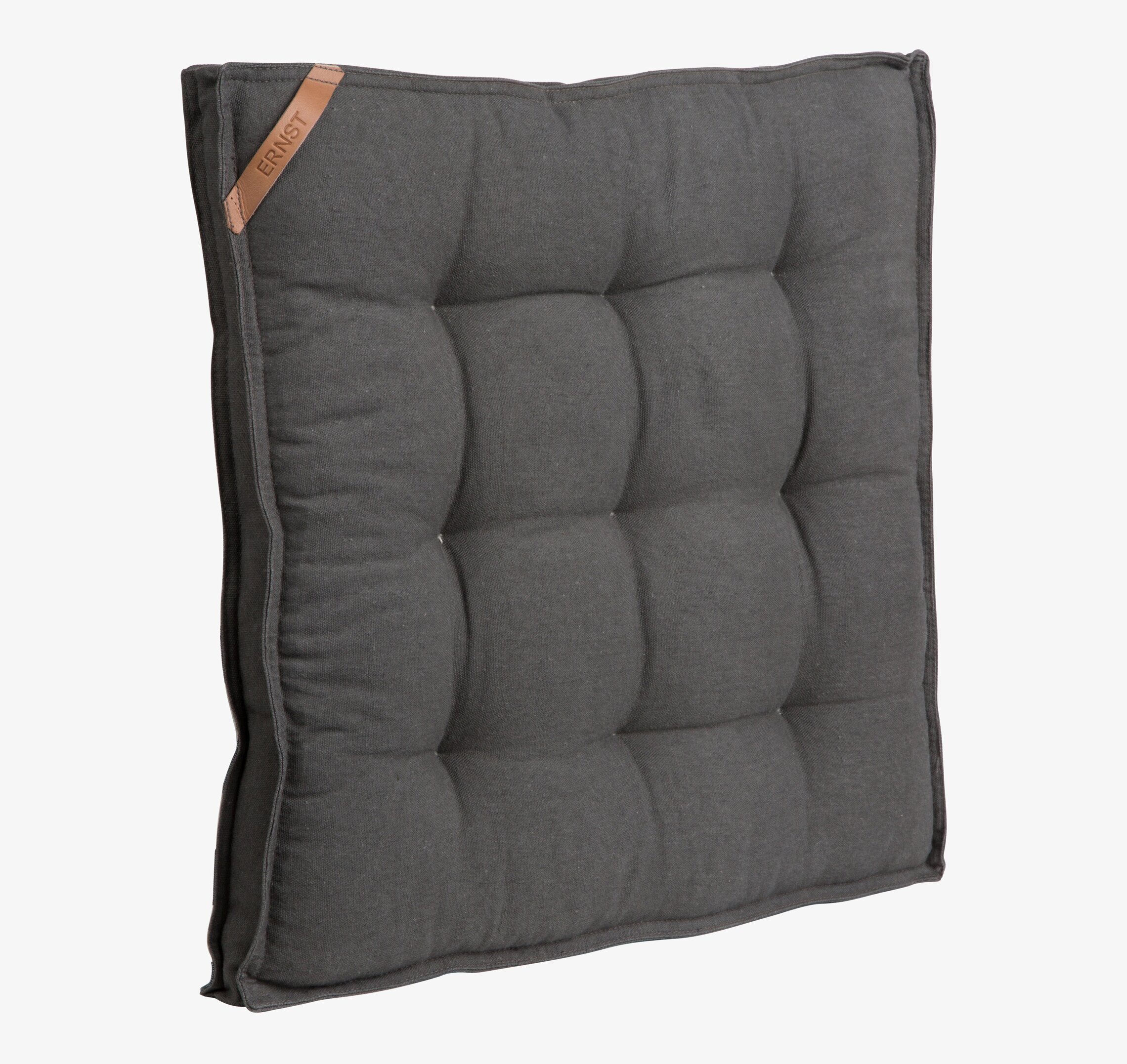 Sittdyna Grå Ernst från Ernst, kvadratisk och quiltad design