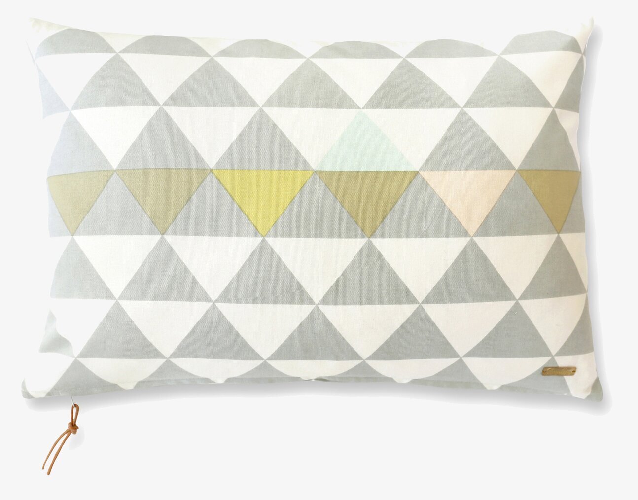 Kuddfodral Vincent Grå från Majvillan med geometriskt mönster