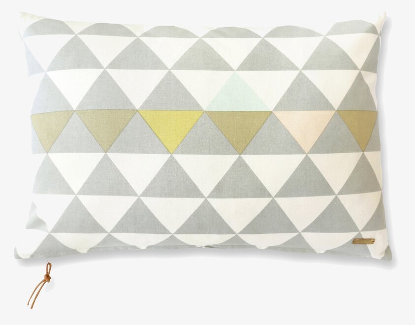 Kuddfodral Vincent Grå från Majvillan med geometriskt mönster
