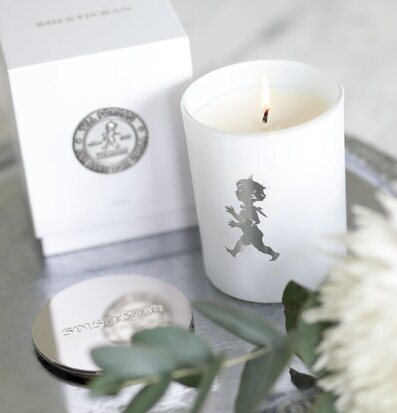 Doftljus Vit/Linne från Solstickan med elegant design