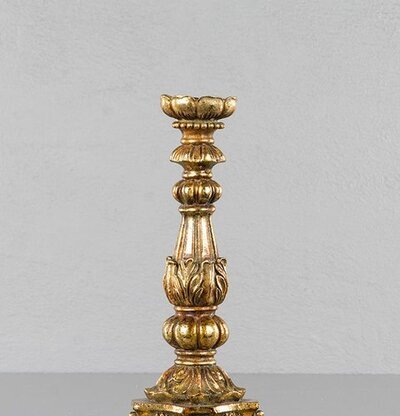 Ljusstake M Guld från A Lot Decoration med elegant design