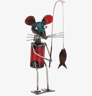 Fiskande Mus Hamrad Plåt från Different Design skulptur