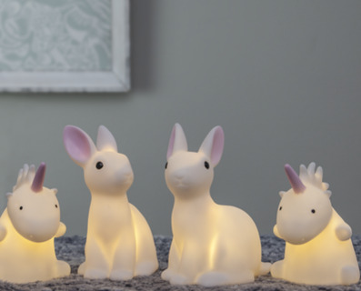 Nattlampa Polly Enhörning från Star Trading i barnrum